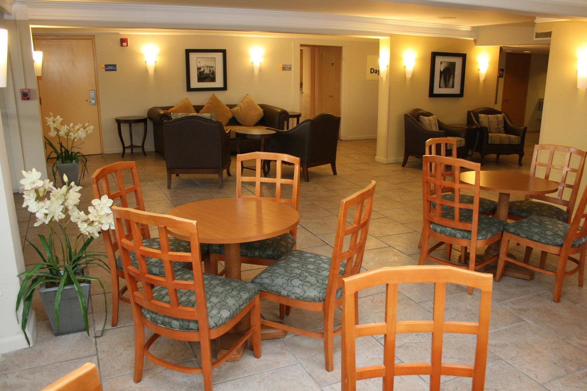 Days Inn By Wyndham Neptune Beach Jacksonville Beach Exterior foto
