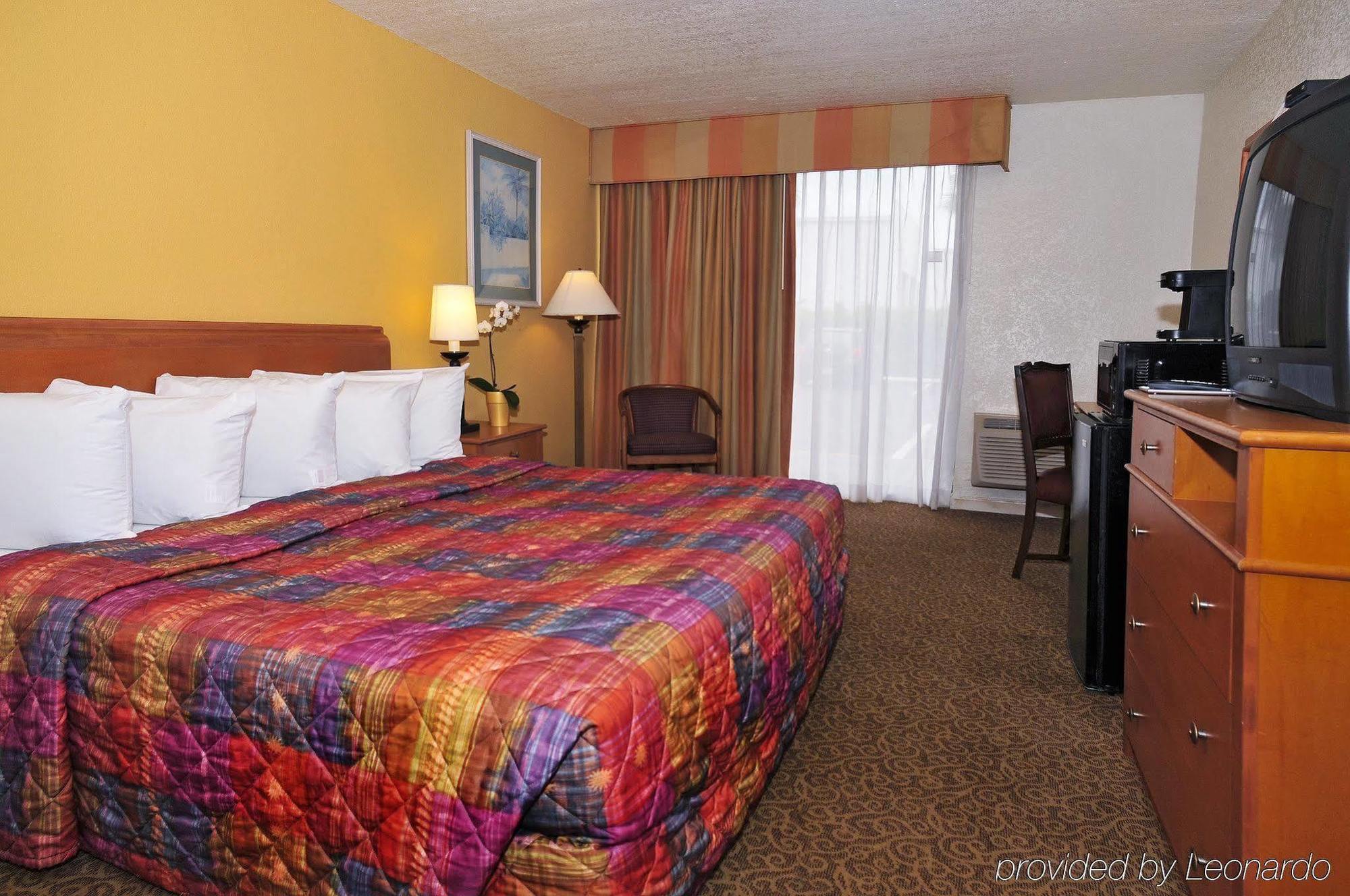 Days Inn By Wyndham Neptune Beach Jacksonville Beach Exterior foto